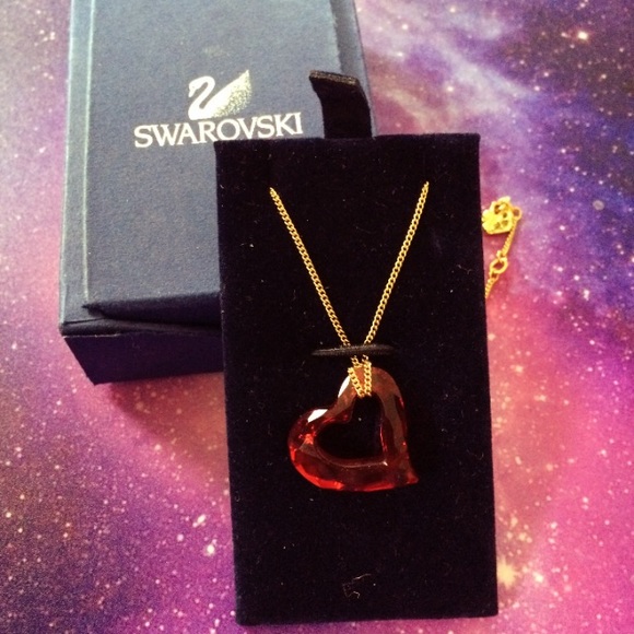 🚫SOLD🚫 Swarovski heart pendant