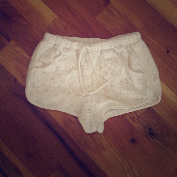 L Space Cream Lace Shorts