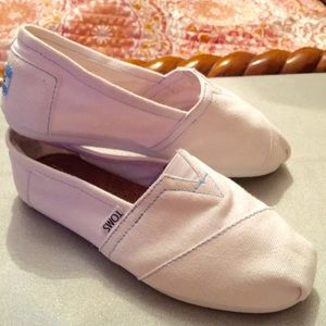 TOMS white with blue seams W5.5