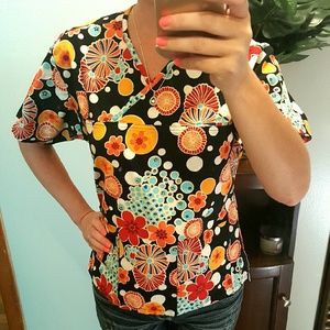 Colorful floral scrub top! ~ MAKE AN OFFER!