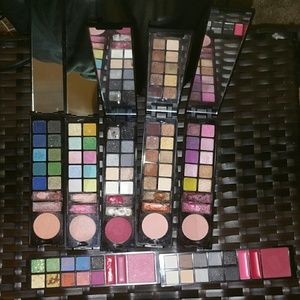 Section makeup pallettes with mirrored cases
