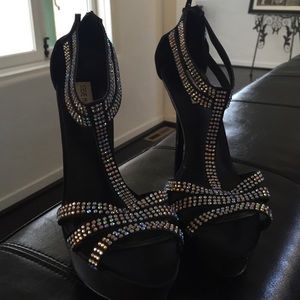 black Steve Madden heels