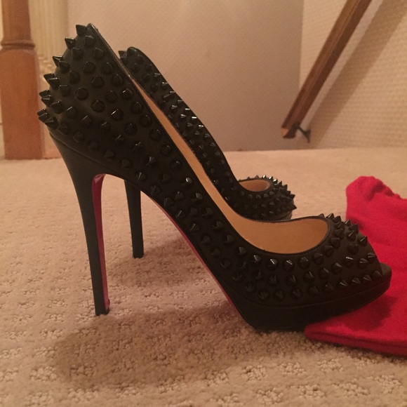 ๐ Christian Louboutin peep toe spike heels - Picture 3 of 4