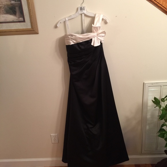 Evening Gown - Picture 1 of 2