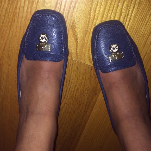 Micheal Kors flats/ lofas