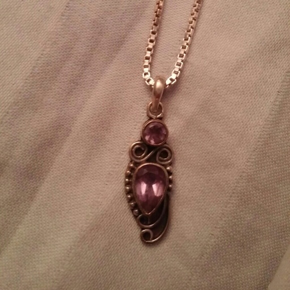 Purple pendant necklace