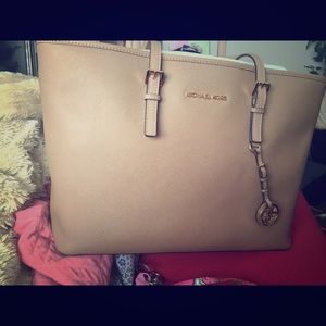 Michael Kors tote/TRADE FOR A HAMILTON