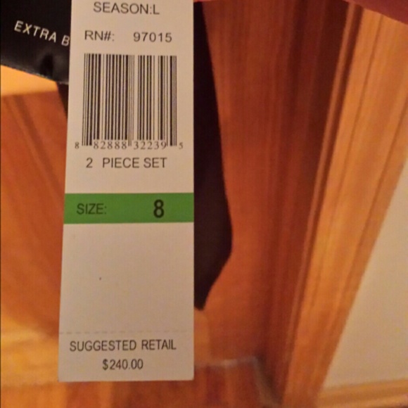 NWT! Signature by Larry Levine pant suit- sz 8 - Picture 4 of 4