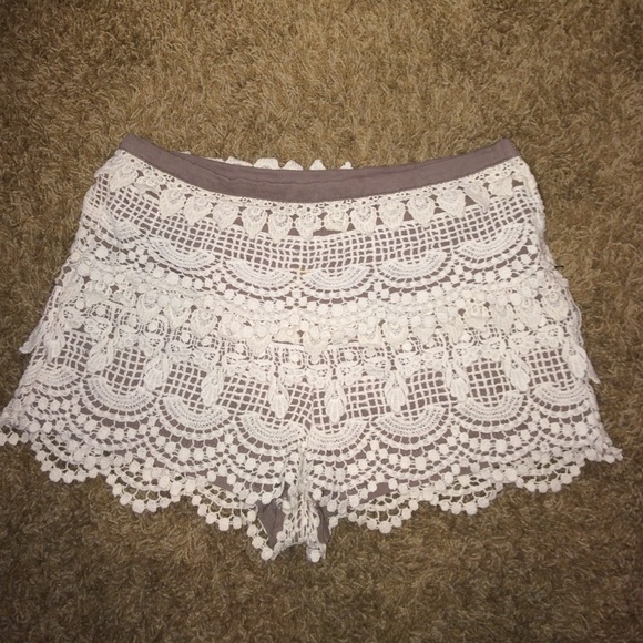 Laced shorts - Picture 1 of 1