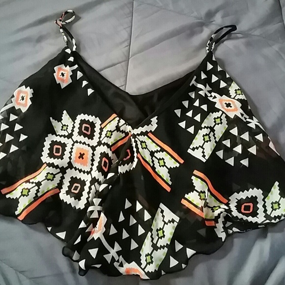 Tribal crop top - Picture 2 of 2