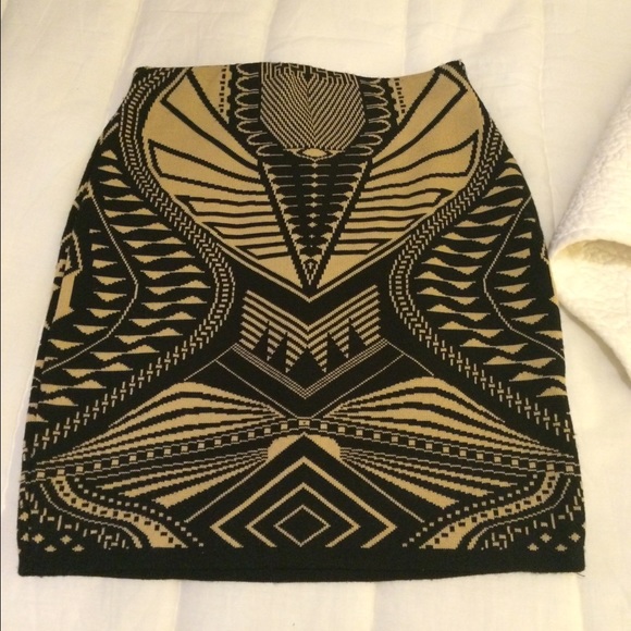 Black and Tan printed skirt NWOT