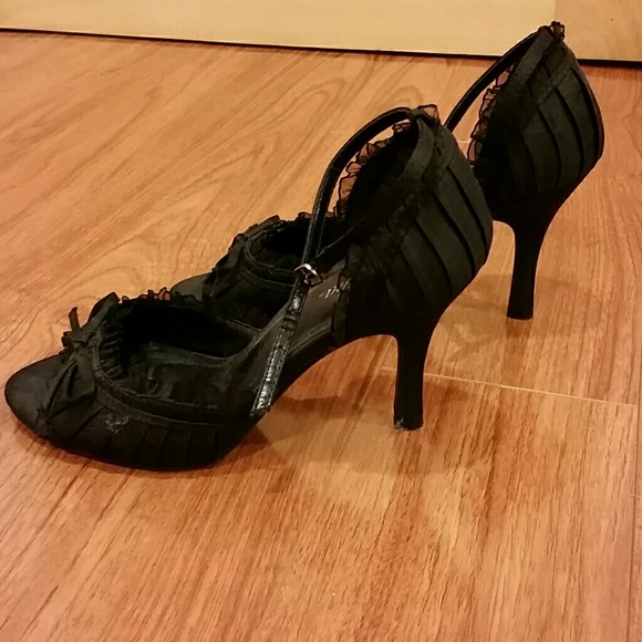 Heels - Picture 2 of 4