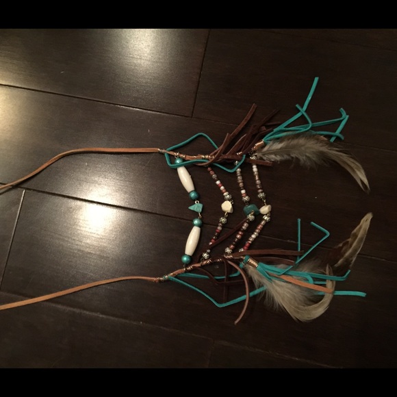 🚫SOLD🚫Boho Feather Breastplate Necklace - Picture 2 of 2