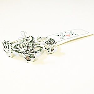 Starlet Fever Jewelry - 💍 Silver RPS Hands Midi Ring Trio ✊✌️✋ Starlet Fever Jewelry - 💍 Silver RPS Hands Midi Ring Trio ✊✌️✋