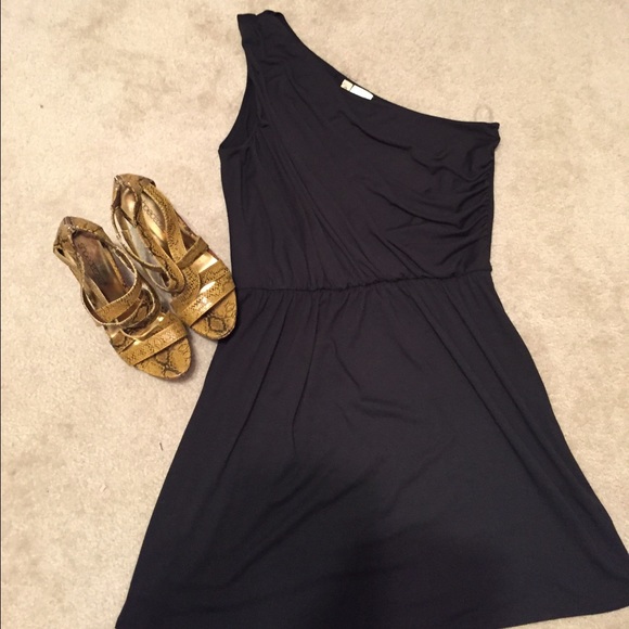 Black One Shoulder Dress💰