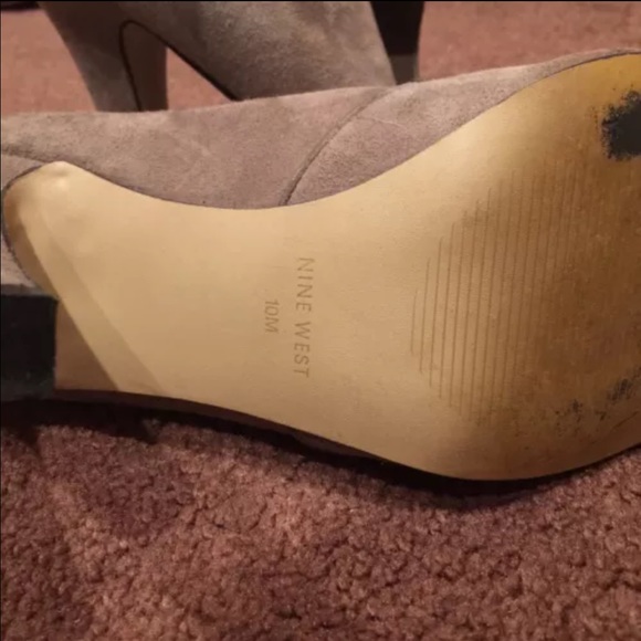 NINE WEST Gray Suede Women's Heels - Picture 2 of 2