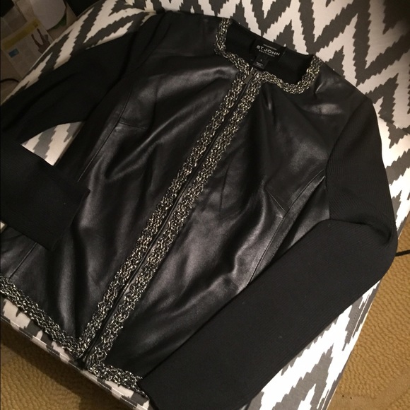 🚨SOLD🚨St. John Knits Leather Jacket - Picture 2 of 3