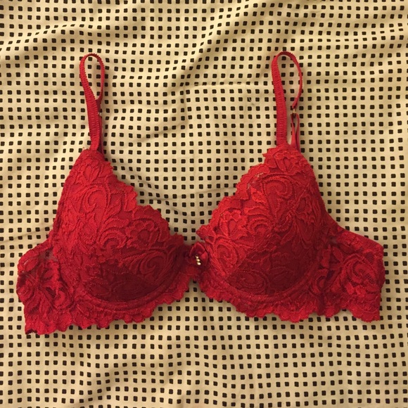 ❗️SOLD❗️NWOT red Victoria's Secret bra