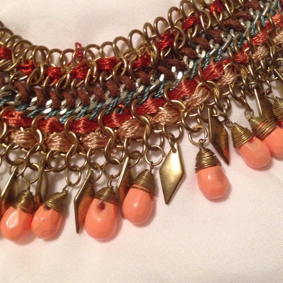 Francesca's statement necklace - Picture 2 of 2