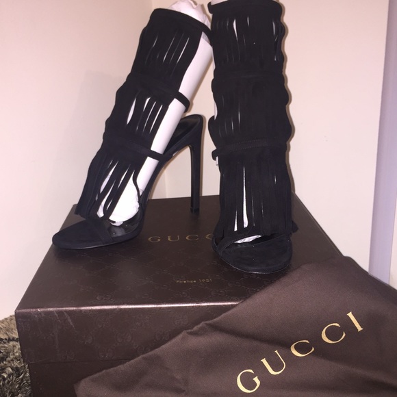 ❗️SOLD GUCCI Fringe Sandals Black 36.5 - Picture 1 of 4