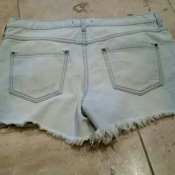 SOLD FREE PEOPLE denim cut offs size 28 - Picture 4 of 4