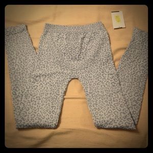 Grey leopard leggings