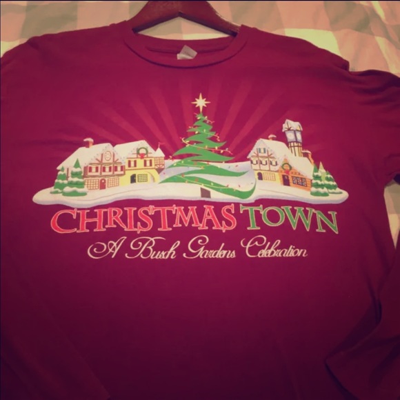 NEW - Busch Gardens Williamsburg Christmas Town T
