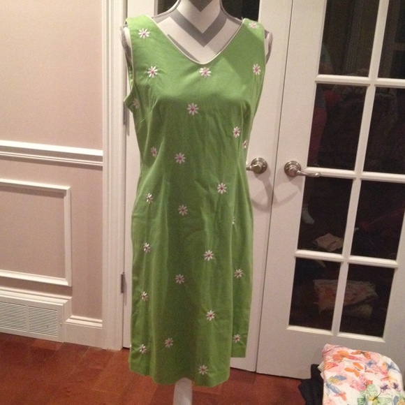CAN YOU SAY DAISY'S? Gorgeous summer dress. - Picture 2 of 2