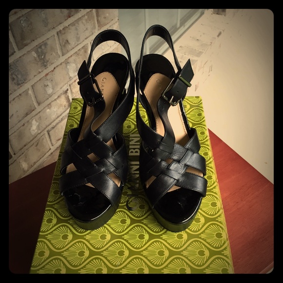 Black wedges💰Black Friday Sale!!