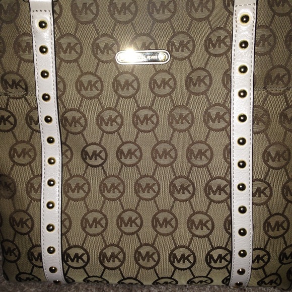 Michael Kors Jet Set Stud Large Top Zip Tote Bag - Picture 2 of 4