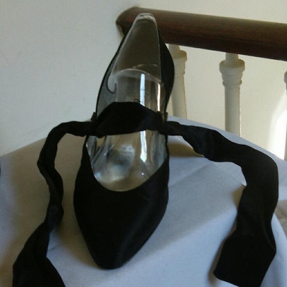 Vintage Pancaldi Silk Satin Evening Shoe - Picture 2 of 4