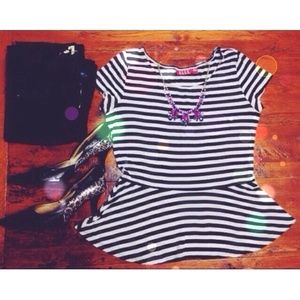 HP 🎉 black & white| striped peplum