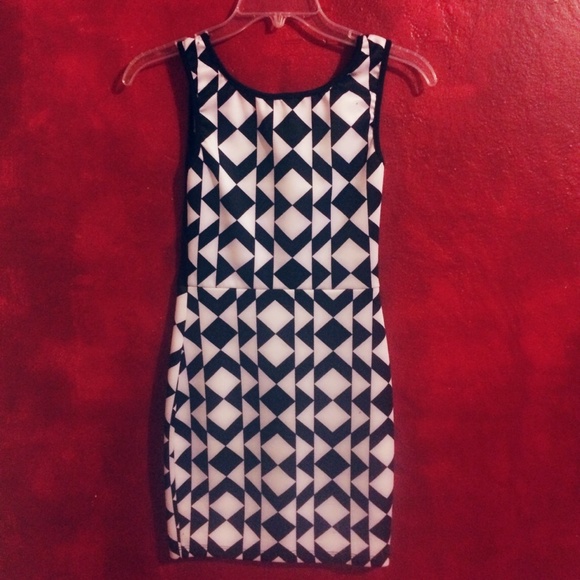 Dress - Picture 2 of 3