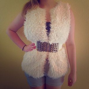 👉ON HOLD👈 Wet Seal Ultra Soft Faux Fur Vest