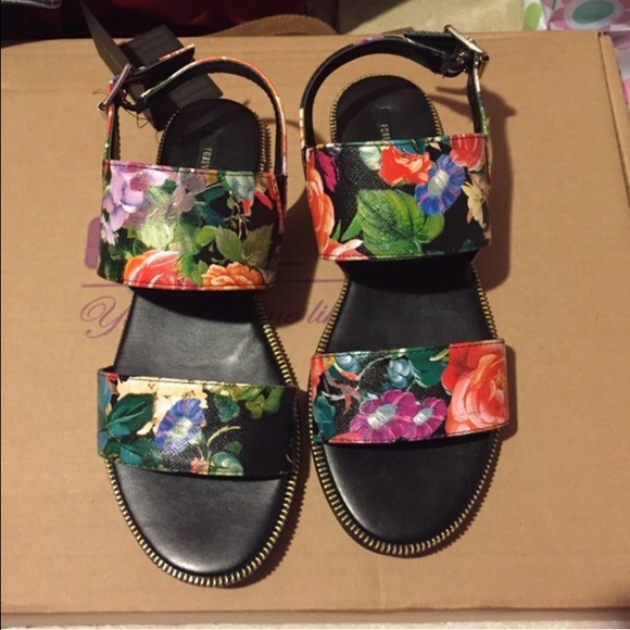 Brand new flower print sandals