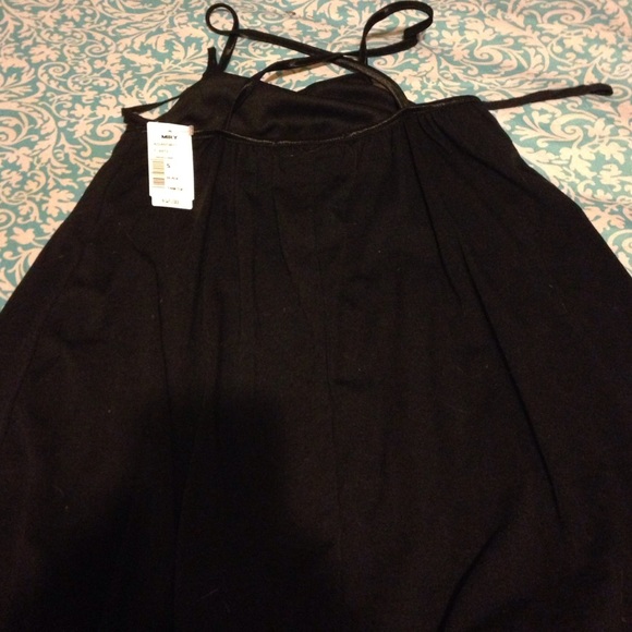 Black top - Picture 2 of 2