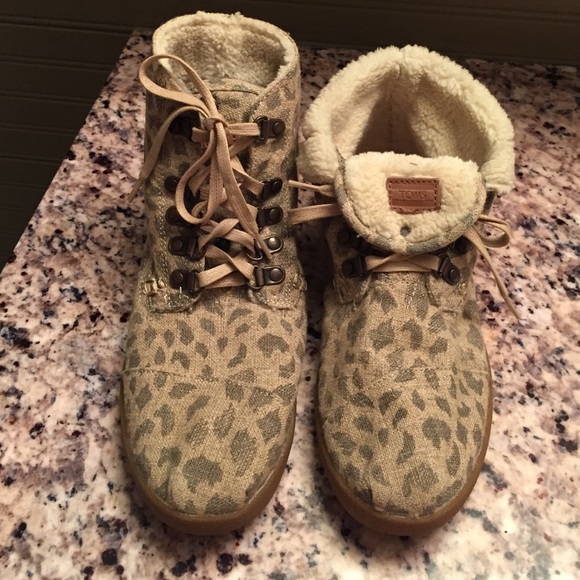 TOMS SZ8.5