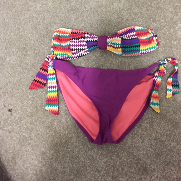 Very cute swimsuit!