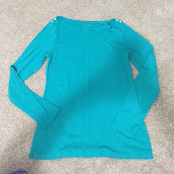 Green long sleeve shirt