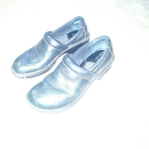 Black nursing shoes