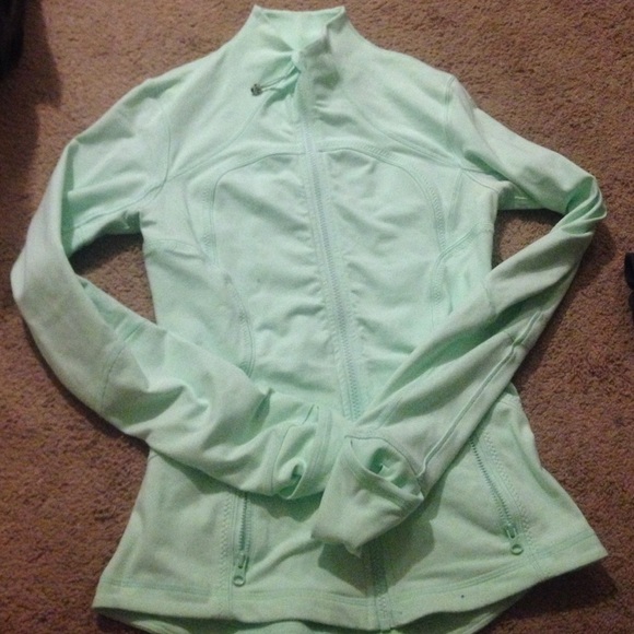 Lululemon forme jacket size 4