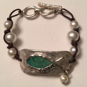 ️REDUCED FAITH pearl rhodium adjustable bracelet⬇️