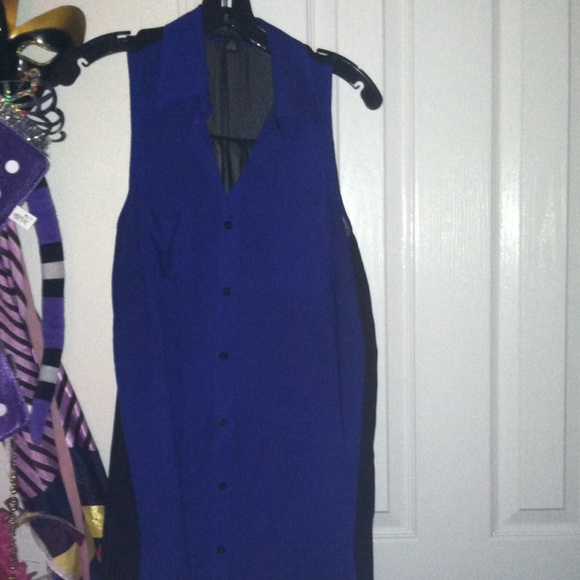 ((((SOLD))))Blue and black forever 21 top