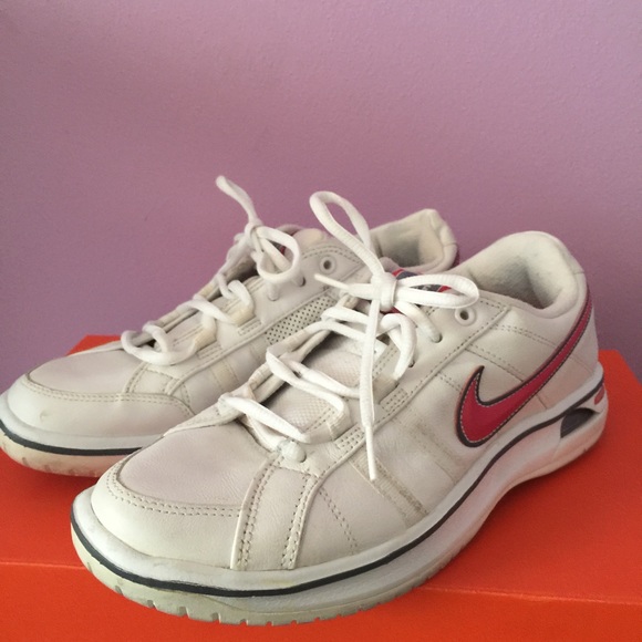 Nike Tennis shoes gentle used ❤️❤️❤️❤️❤️💖