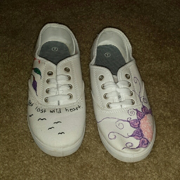 Customized White Canvas Shoes