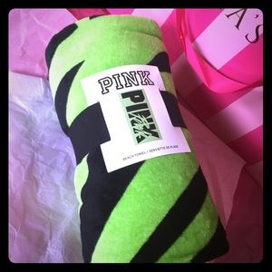 🆕Victoria's Secret Beach Towel