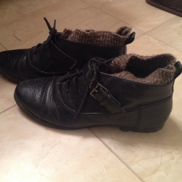 Black booties - Picture 2 of 2