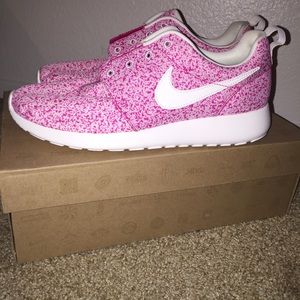 Brand new pink and white rosheruns