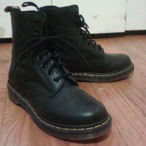Black DOC MARTEN BOOTS