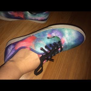 Low-top Galaxy vans